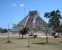 ChichenItza_The_Castle_1